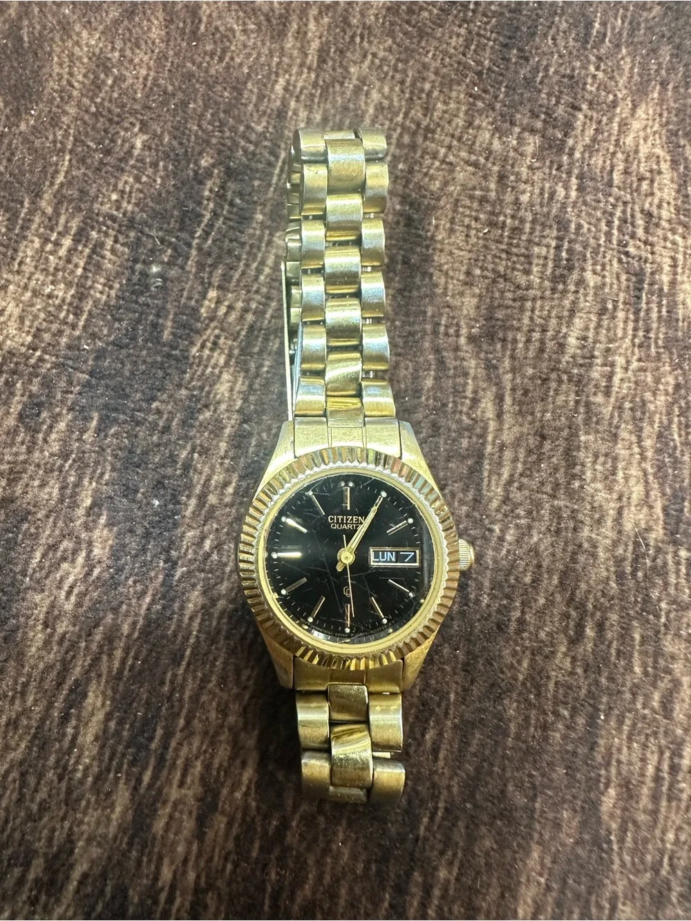 Vintage Citizen Gold-Tone Men’s Quartz Watch with Black Dial